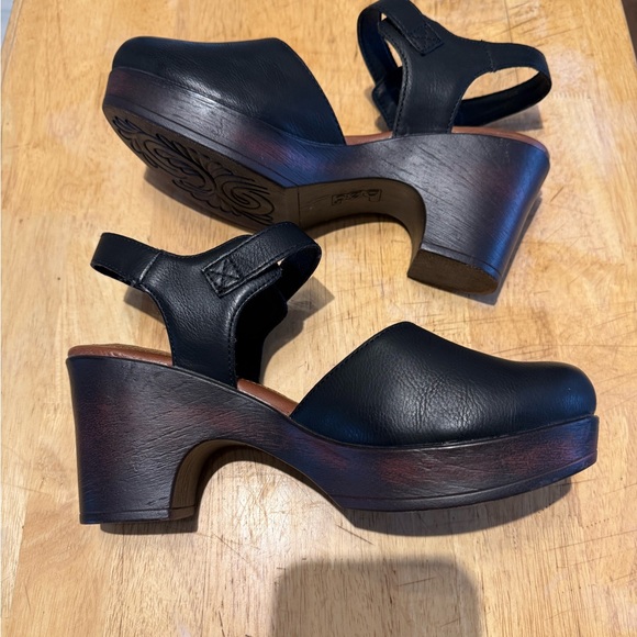 BOC by Born Natasha Womens Round Closed Toe Clogs size:9 - Picture 3 of 7